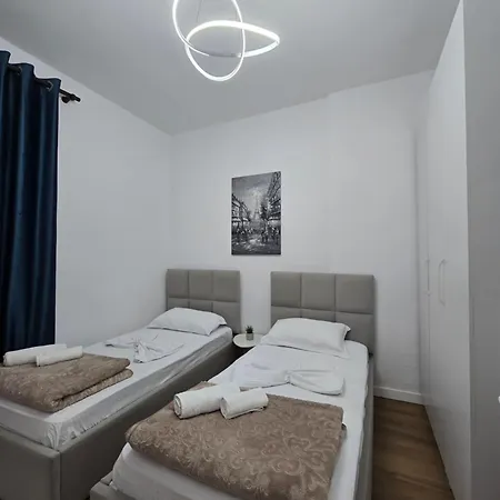 Ideal Apartment *