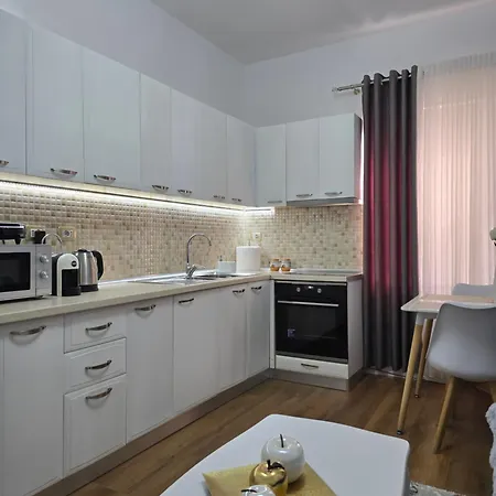 Ideal Apartment *